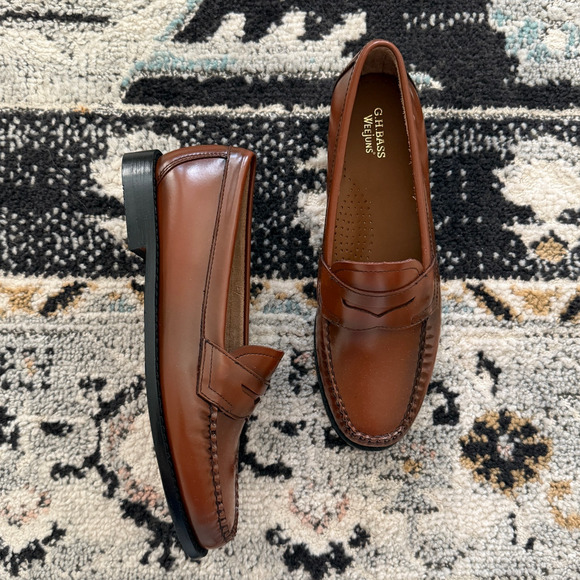 G.H.BASS Whitney Weejuns Penny Loafers Cognac